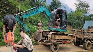 the girl and the driver Maintenance of engine oil replacement for excavators and trucks.