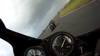 CBR250RR MC22 vs R6 Battle - Hampton Downs