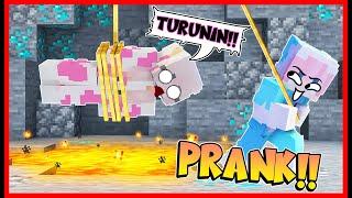 ATUN PRANK MOMON DENGAN BANGUN RUMAH  AMAN !! Feat  @sapipurba Minecraft