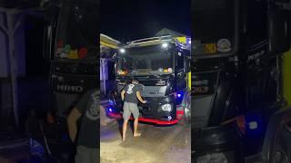 Hino 500 warna hitam kemaren ni guys! masuk lagi Variasi Rimba Abadi