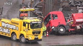 10.03.2020 - VN24 - Traktor hilft bei LKW Bergung mit Forst-Seilwinde