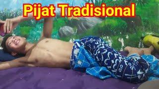 How to deal with body aches and aches of flatulence or stomach feelsfull with traditional massage