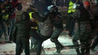 UKRAINE POLICE CLASH WITH PROTESTERS AFTER TRYING TO CLEAR THE SQUARE - BBC NEWS