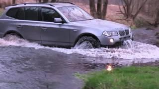 BMW X3 offroad durch Furt Polen April 2016