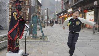 【恶作剧255】装扮成秦始皇看路人的反应.Funny Qin Shihuang pranks in China.