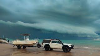 WET SEASON FISHING! Barramundi, Threadfin salmon and Tripletail. Fishing the Bay