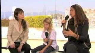 Charlotte Gainsbourg, Julie Bertuccelli, Morgana Davies - interview Cannes 2010 - part 1/2