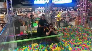 Visiting Tom's Confectionery Warehouse @ Highpoint Shopping Centre (Human Claw Machine) Part 1