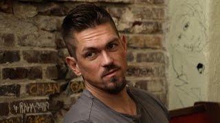 'Shameless' Star Steve Howey Discusses Upsides of Showtime Comedy's New 'Throuple'