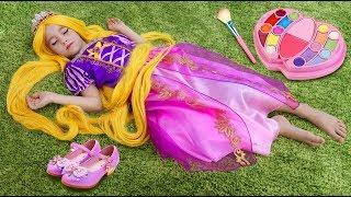 Sofia Pretend Princess Rapunzel & Playing in a toy beauty salon with makeup toys