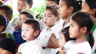 Bnei Menashe kids singing in India