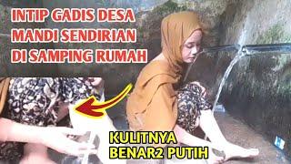 Intip Gadis Desa Mandi Sendirian Sambil Pamerin Kaki Putihnya