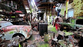 We Found An ABANDONED Fossil Collectors House With HIDDEN CARS Left For 40 Years - Abandoned Places