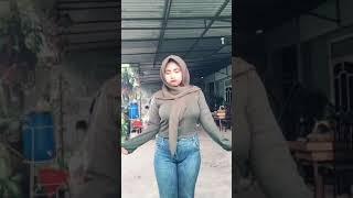 jilboob ngentot tetek gede