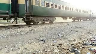 15Up Karachi Express leading GEU-40 (9032) | Pakistan Railway|