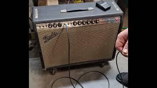 1971 Fender Vibrolux Reverb….This Amp Is Awesome!