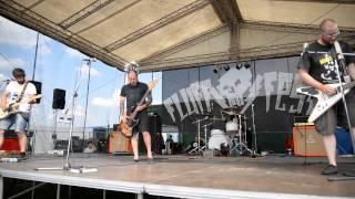 Aussitôt Mort / MORT MORT MORT - Percuté live @ Fluff Fest 2014