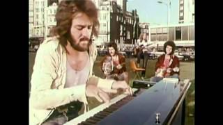 MUNGO JERRY - In The Summertime (1970 Street Video Clip) *** HD ***