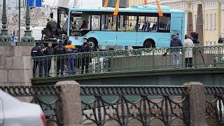Пассажирский автобус упал в реку в Санкт-Петербурге: число жертв возросло