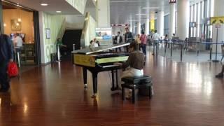 Incredible pianist at Milan's airport Orio al Serio