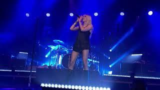 Just Tonight - The Pretty Reckless live in Berlin 2022 Taylor Momsen