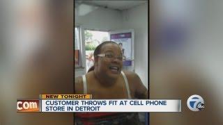 Customer throws fit at cell phone store in Detroit, moons clerk