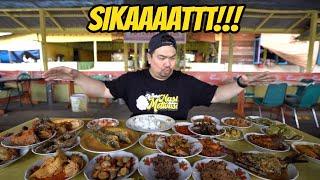 DISAJIKAN MAKANAN SEMEJA PENUH, SIKAT CUY!!!