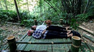 He made her a bamboo bed so he could sleep with her, single mother and orphaned Po