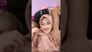 [TIKTOK] Detik-Detik Tangan Suami Pegang Gunung Istri Hijab || #tiktokshorts