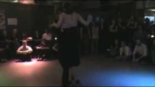 Silvia Toscano y Aoniken Quiroga en La Milonga Solidaria 01