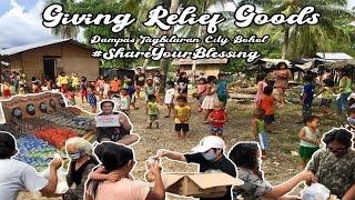 Giving Relief Goods at Dampas Dumpsite | Share the Love