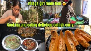 Village girl cooking and eating delicious catfish curry Daily routine in the village ||simple food