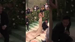 Tyla arriving at the 2024 Met Gala | Bazaar UK