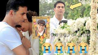 Akshay Kumar Gets Emotional At Satish Kaushik Prayer Meet