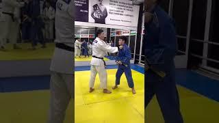 Judo Kumi-Kata - техника захватов.  Срыв верхнего захвата с продергиванием за собой, ORTUS.KZ