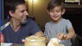 This dad follows his kid's PB&J sandwich instructions very literally