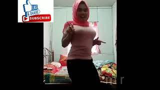 Jilboob cantik asyik remas susu