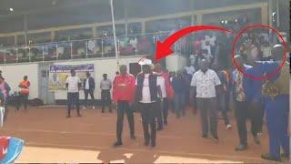 DRAMA IN KISII AFTER ANGRY RESIDENTS HECKLES AND CHASES AWAY RAILA FOR JOINING PRESIDENT RUTO!!!