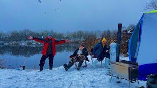 РЫБАЛКА  В ПОИСКАХ НАЛИМА, ГРЕЕМСЯ В ПАЛАТКЕ ВОЗЛЕ ПЕЧИ НА БЕРЕГУ РЕКИ, ГОТОВИМ НА ПРИРОДЕ ОТДЫХ