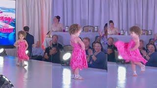 Little Girl Crashes Fashion Show || Steals The Show With Her Cuteness || Walks On Runway Like Model