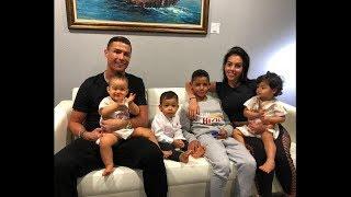 La Belle Histoire d'Amour de Cristiano Ronaldo avec ses 4 enfants