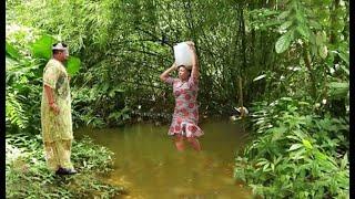 Sa inique tante l'a envoyé dans la rivière maléfique mais a rencontré un prince et sa vie a changé