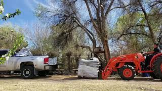 Kubota Tractor MX5200 HST 4X4 lifts 2,240 pounds!!!!