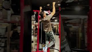 Pull-ups at the gym #shorts #gymmotivation #pullups