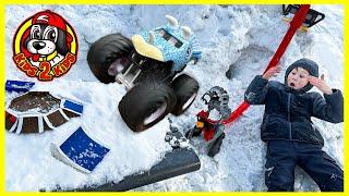 KIDS PLAY-ALONG | BUILD WITH CALEB A MONSTER TRUCK SNOW ARENA (2025 Monster Jam Detroit HIGHLIGHTS)