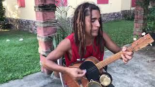 Artista de rua tocando reggae