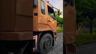 Truk tronton muatan semen curah #trukoleng #dumptruk #mobiltruk #bustelolet #busmania #mobiltruk