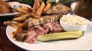 Chicago’s Best Irish Pub: Mollie’s Public House