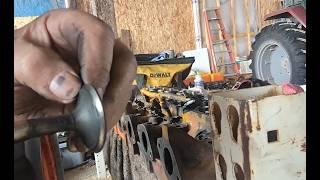 John Deere 400: Valve & Spring Removal