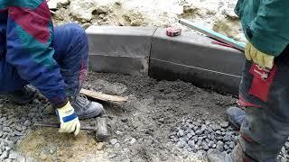 Установка бордюров и поребриков. Процесс подготовки основания под песок и щебень